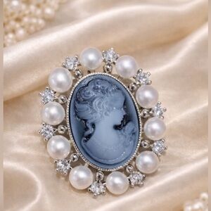 Vintage Cameo Pearl Silver Brooch